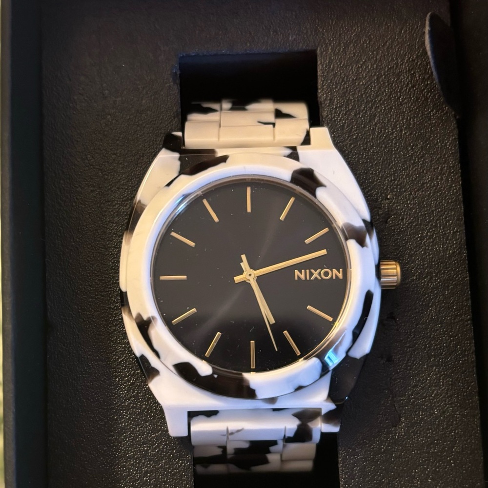 Nixon Watch